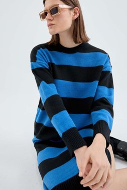 Blue striped knit midi dress (3)