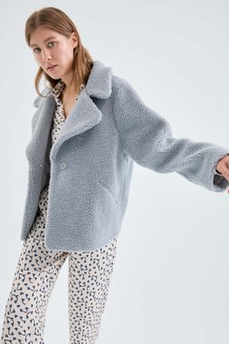 Short grey sheepskin coat (3)